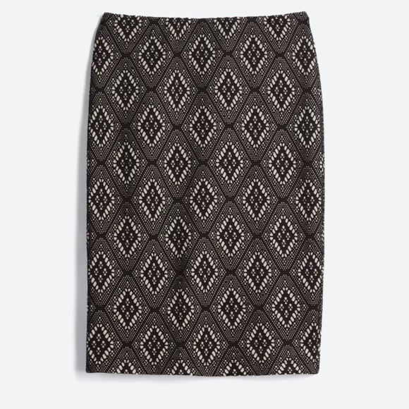 NWT Renee C Elvira Lace Pencil Skirt. Size L. Black Lace. - Picture 1 of 4